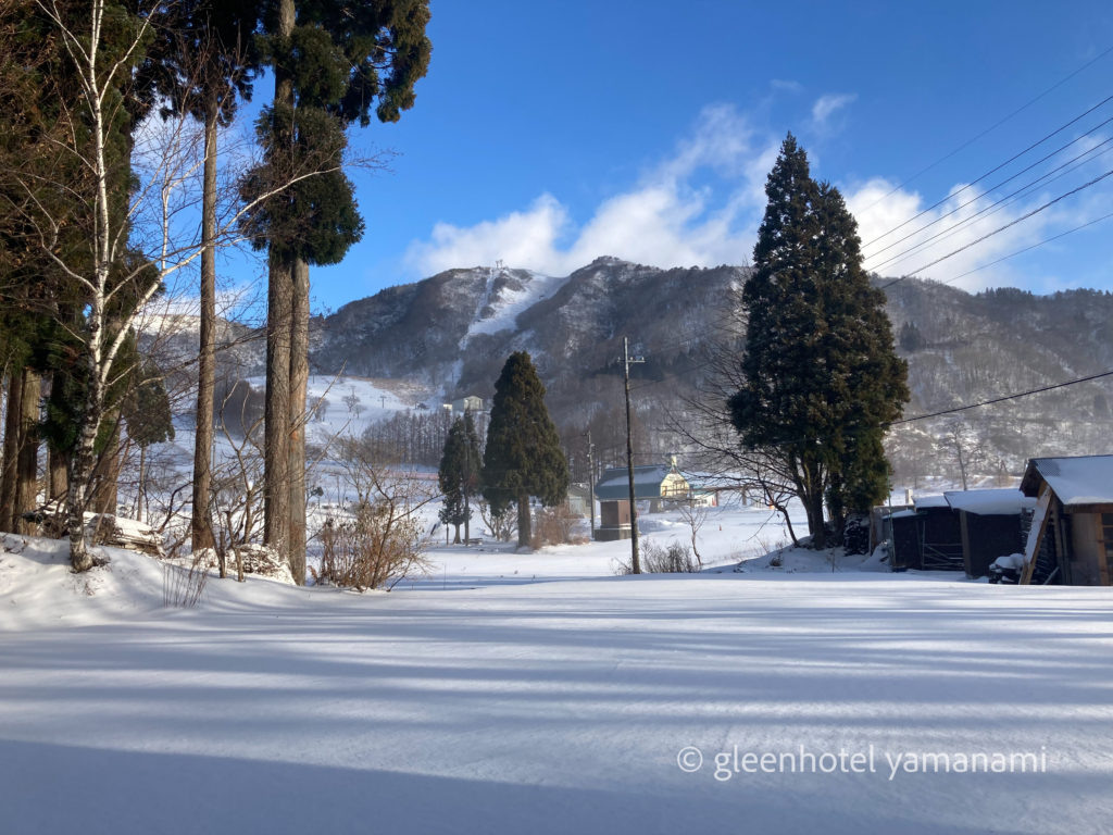 兵庫　スキー　スノボ　ハチ高原　山のレストランシーズ　リニューアル　オープン